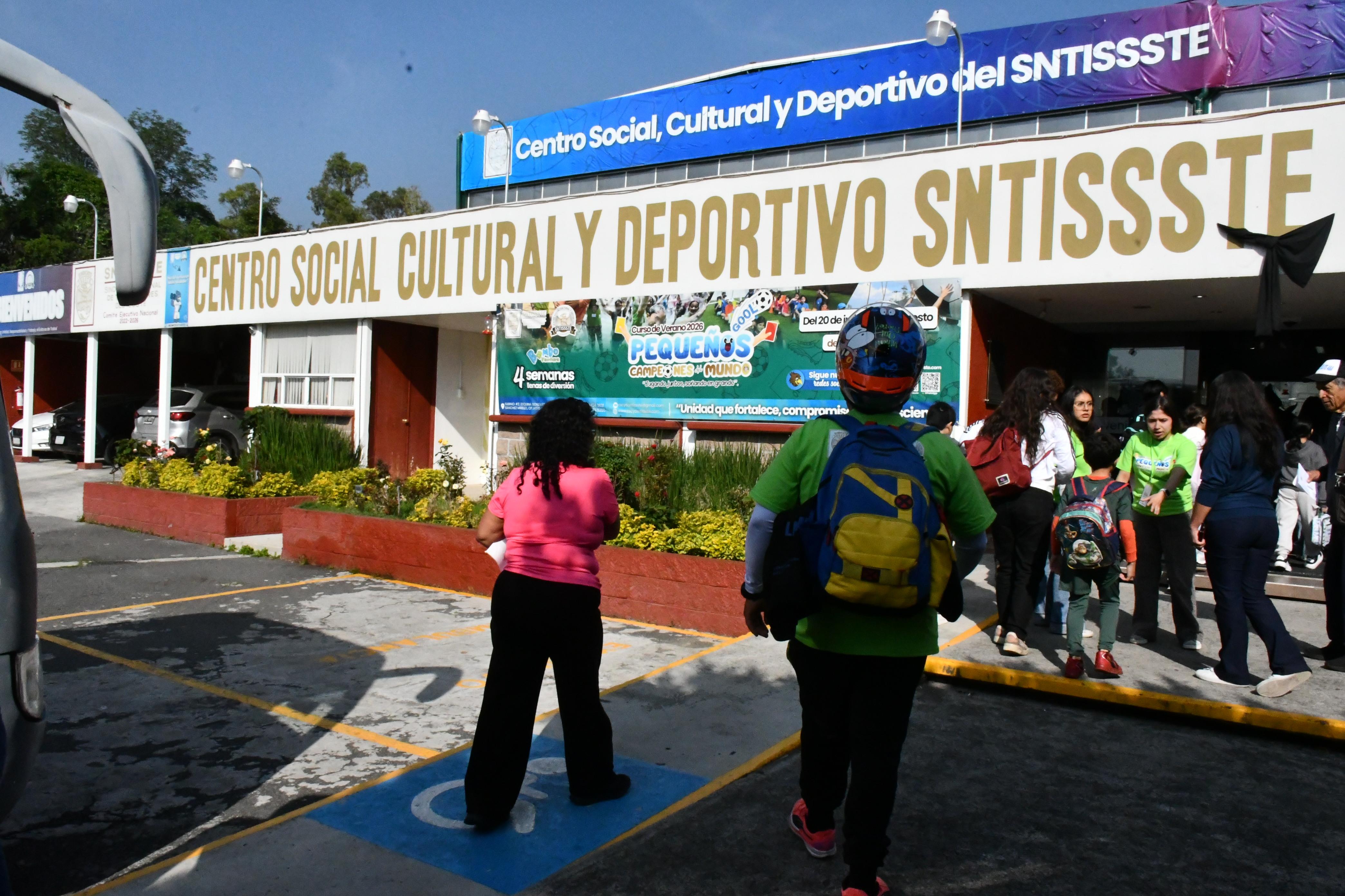  Arribo de niños del Curso de Verano 2026”Pequeños campeones del mundo”, CSCD del SNTISSSTE